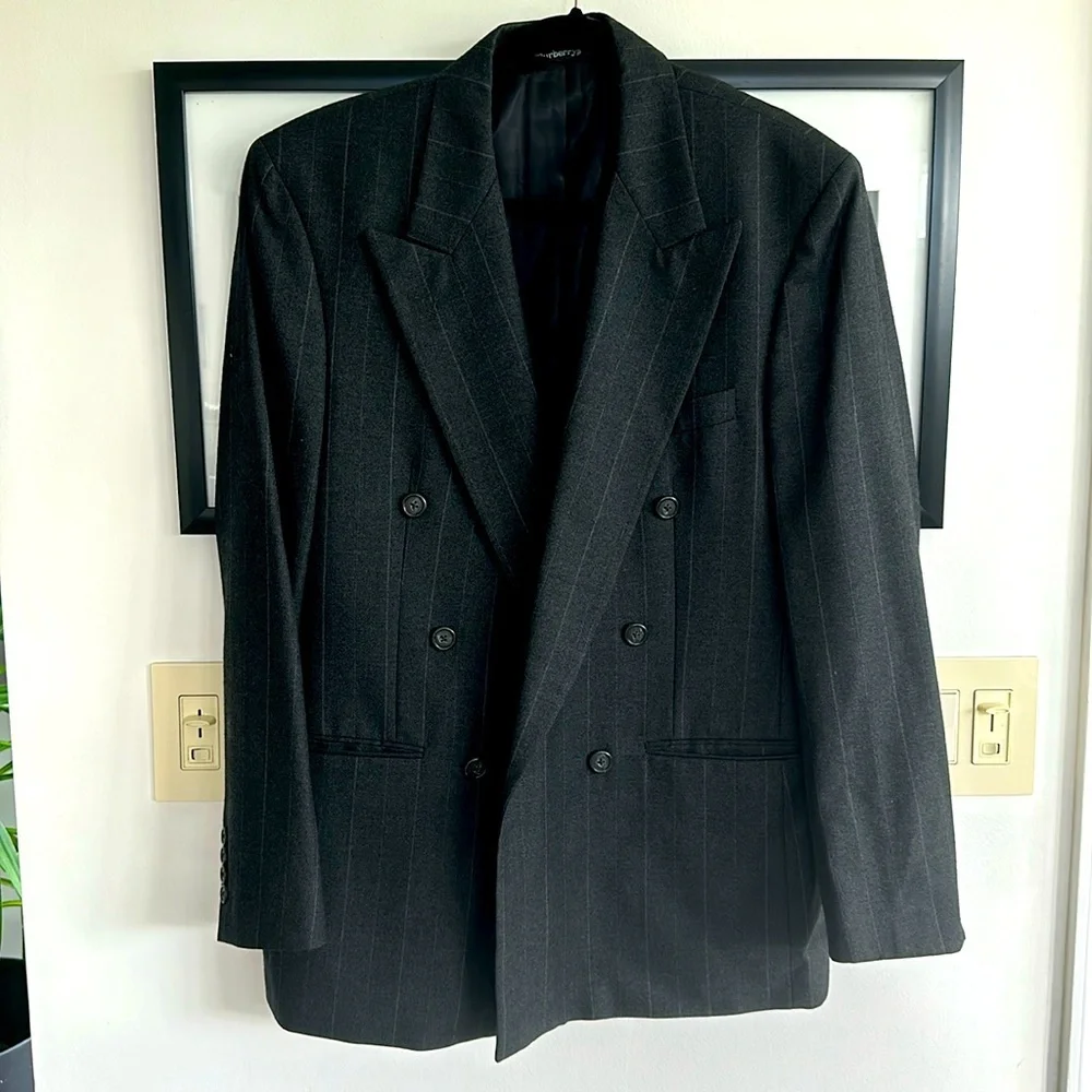 Mens vintage Burberry’s charcoal gray pinstripe blazer sports coat 52R